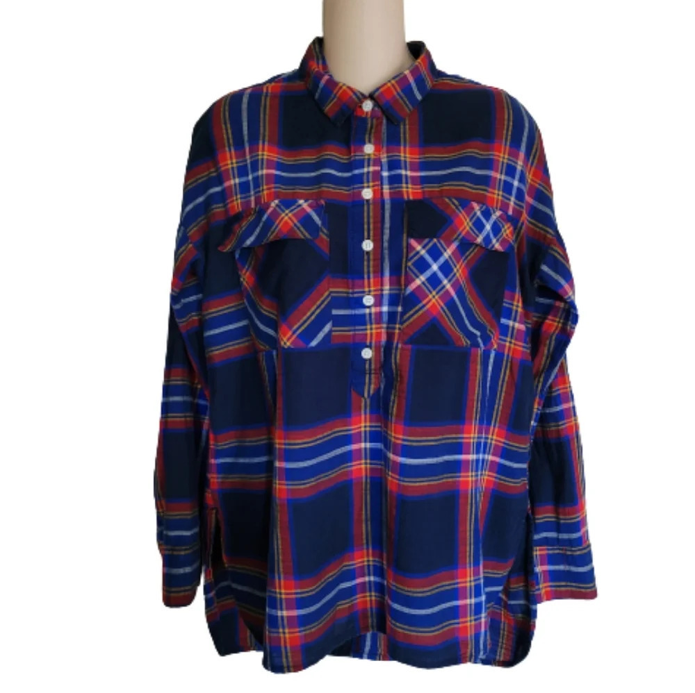 Old Navy Boyfriend Fit Navy Plaid Button Down shirt Size Women's Small
